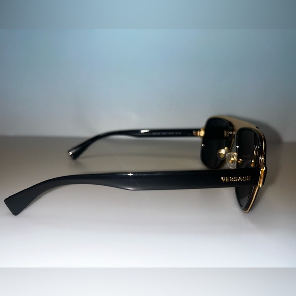 Versace sunglasses! - Picture 3 of 9
